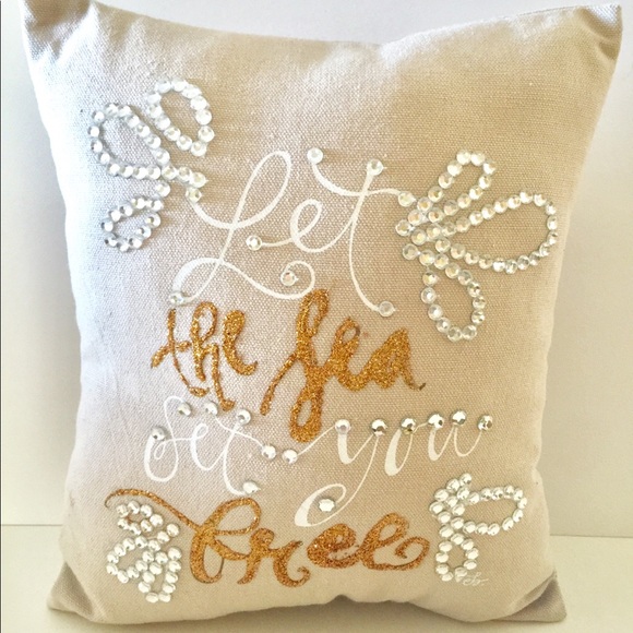 DECORATIVE ACCENT PILLOW - Picture 4 of 9